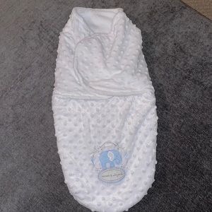 Blankets and Beyond Swaddle Bag